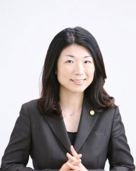 弁護士　清水　加奈美